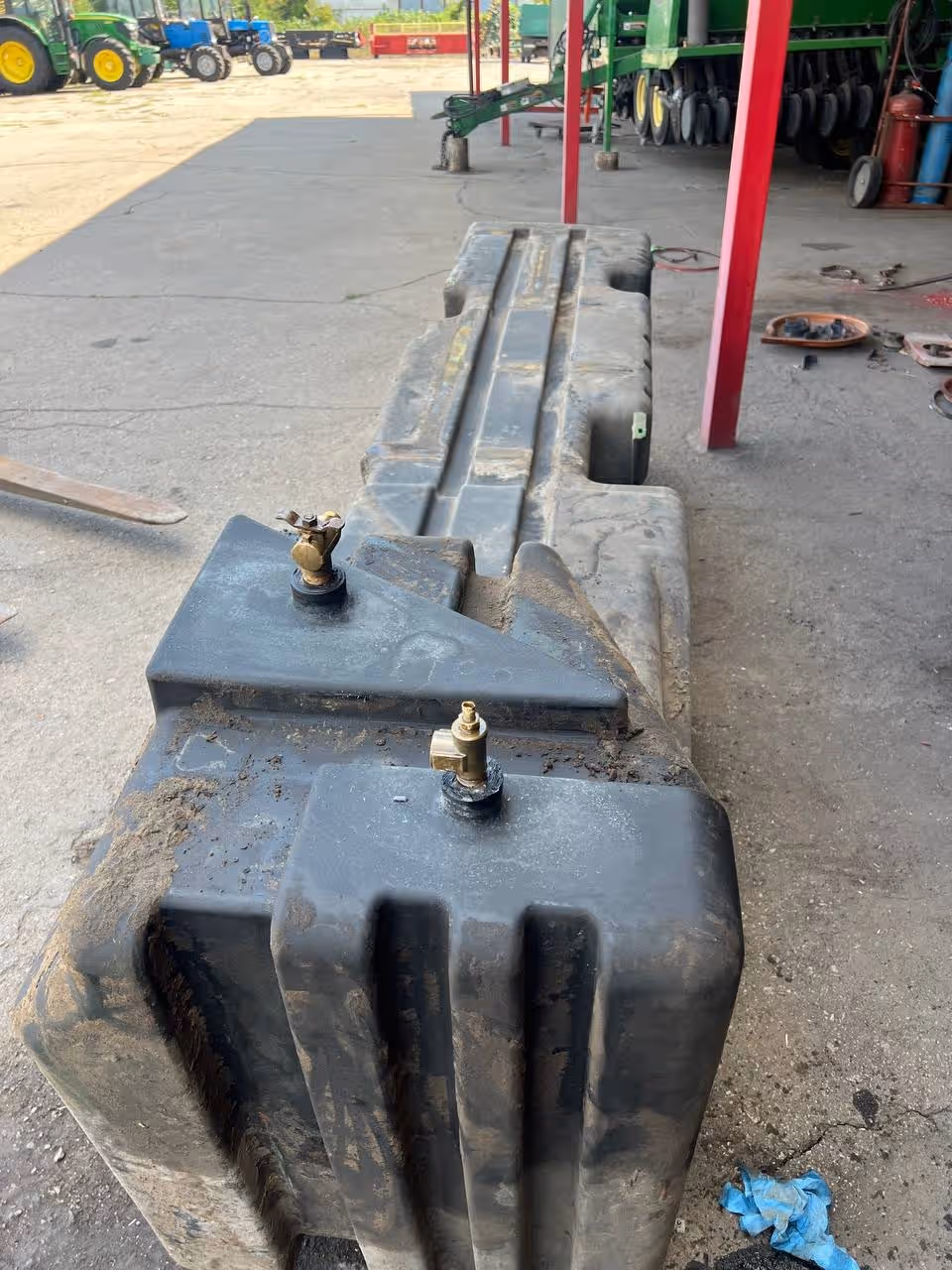 Ремонт бака трактора John Deere в с. Свечкарево