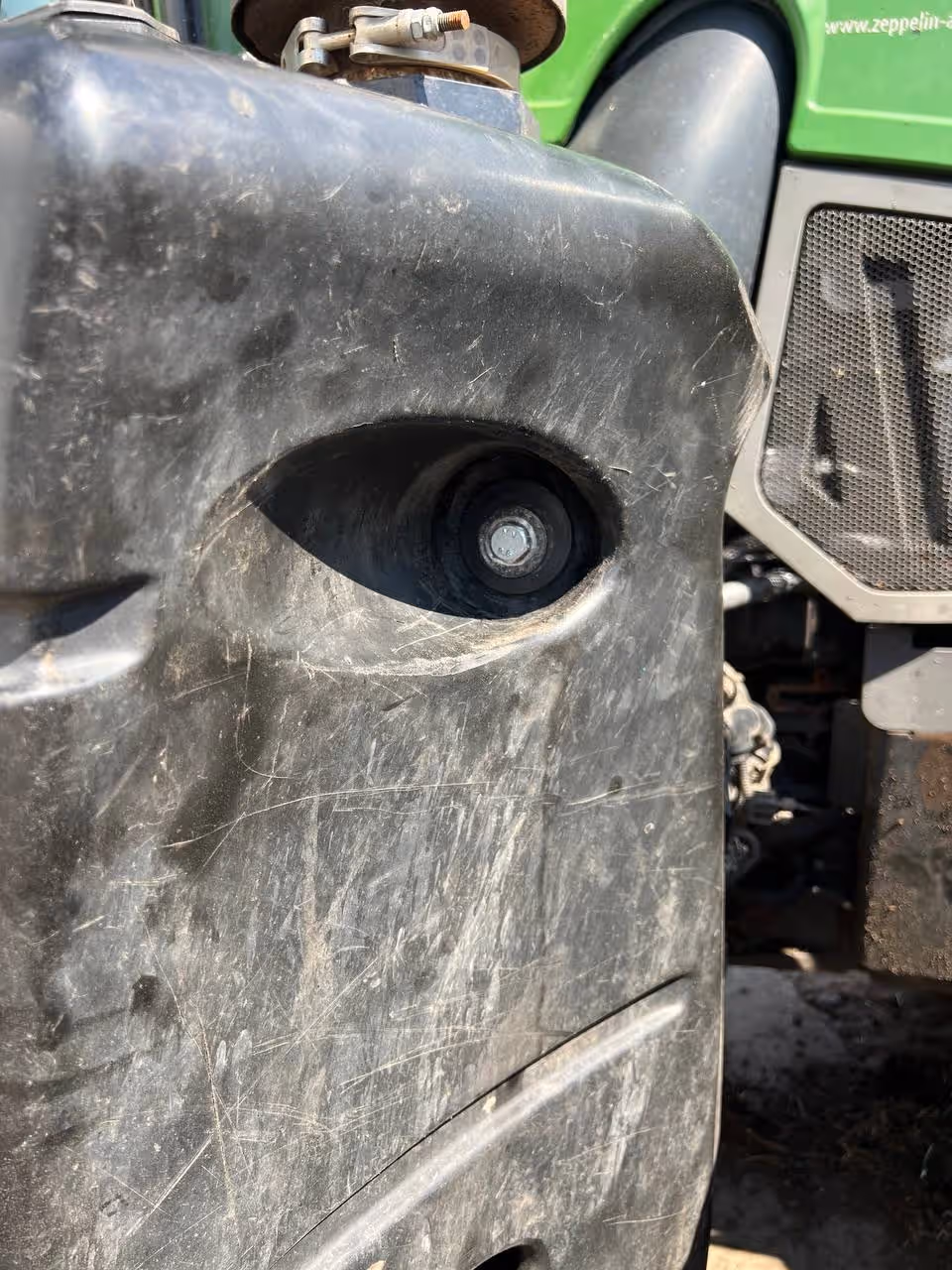 Ремонт правого бака трактора Fendt 936 в г. Кам’янка-Бузька